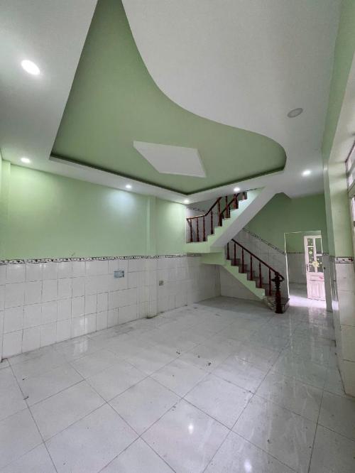 Nhà đẹp 2 tầng Phù nhuận, 50m2 sân nở hậu tài lộc, giá chỉ 3 tỷ